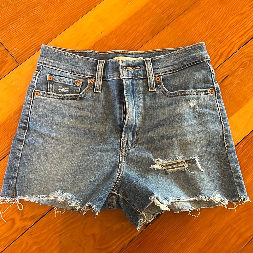 Levi’s High Rise Cut Off Jean Shorts Size 26